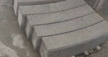 那曲芝麻白弧形路牙石