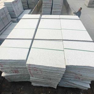 那曲芝麻白毛板，石材毛板