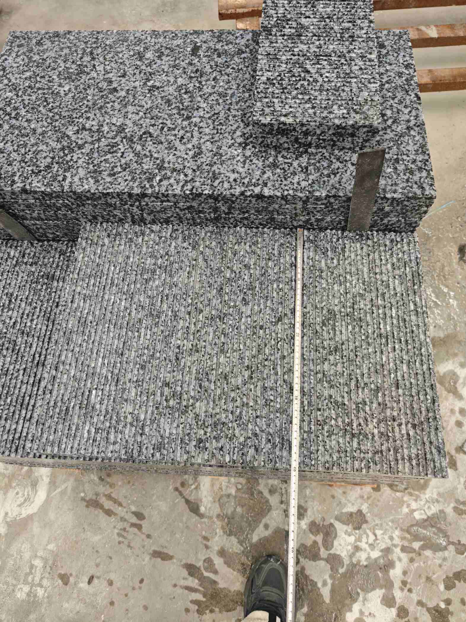 那曲芝麻黑拉丝面